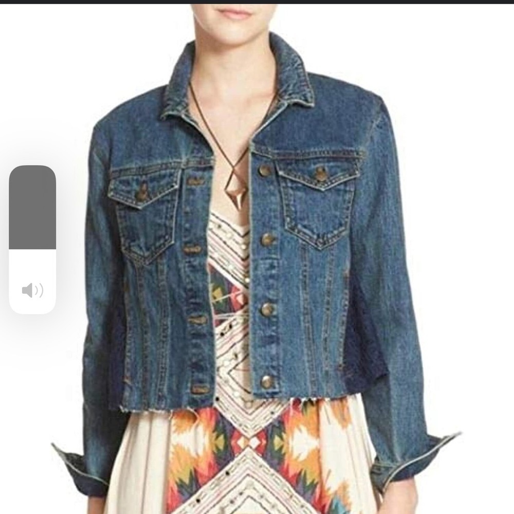 Free People Women's Lace Inset Raw Hem Cropped Denim Jacket Blue size small